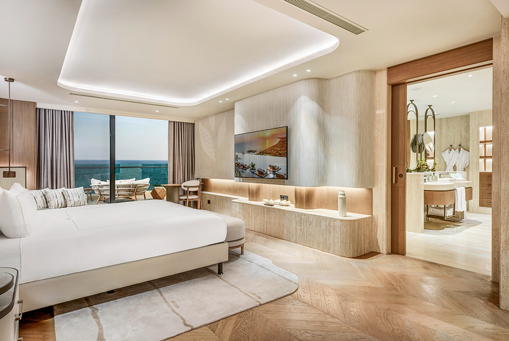 Crown Horizon Suite